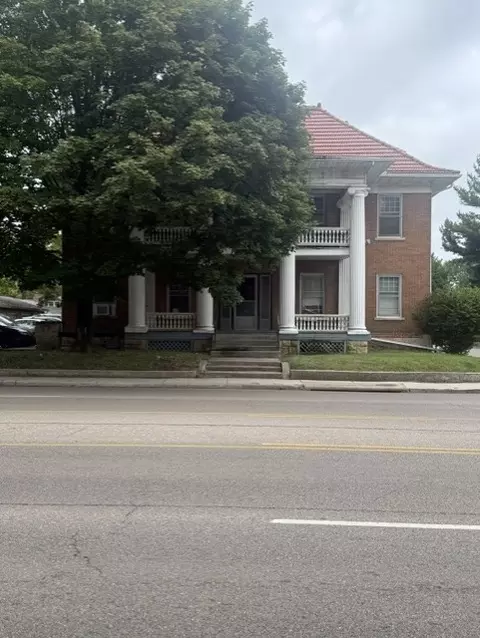 900 N Limestone St, Springfield, OH 45503