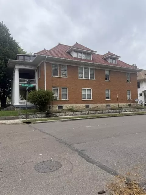 900 N Limestone St, Springfield, OH 45503 photo 2