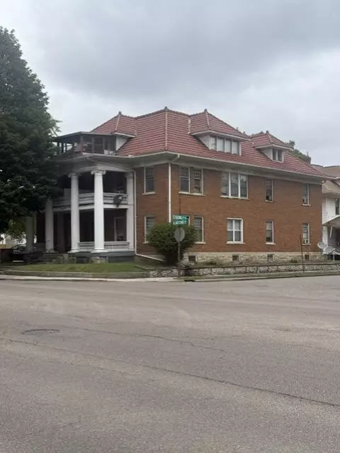 900 N Limestone St, Springfield, OH 45503 photo 4