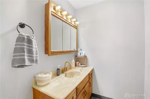 Bath - 1817 Marinette Dr, Springfield, OH 45503 photo 2 of 3