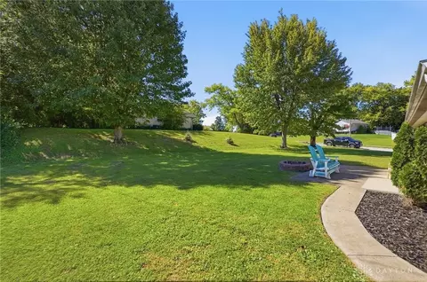 Exterior - 1817 Marinette Dr, Springfield, OH 45503 photo 7 of 8