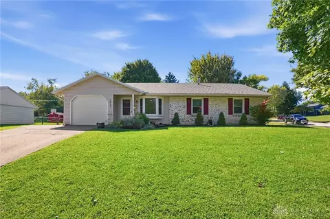 1817 Marinette Dr, Springfield, OH 45503