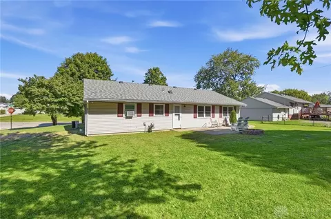 Exterior - 1817 Marinette Dr, Springfield, OH 45503 photo 4 of 8