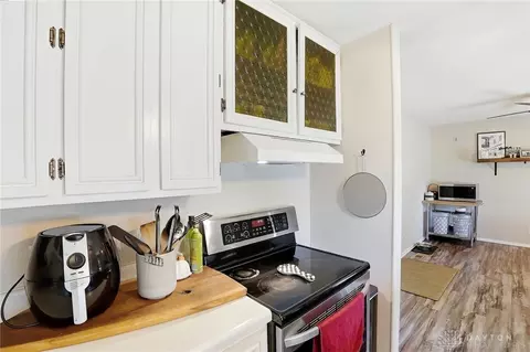 Kitchen - 1817 Marinette Dr, Springfield, OH 45503 photo 3 of 4