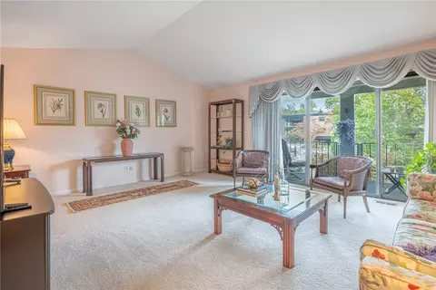 Living - 5401 Landau Dr #16, Kettering, OH 45429 photo 2 of 3