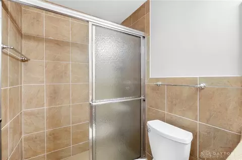Bath - 1217 Cloverfield Ave, Kettering, OH 45429 photo 2 of 3