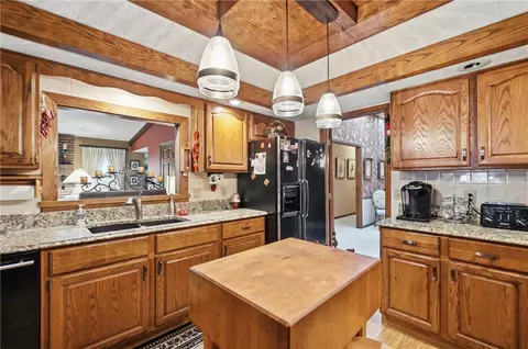 Kitchen - 7061 Fallen Oak, Centerville, OH 45459 photo 5 of 6