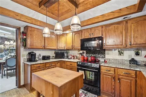 Kitchen - 7061 Fallen Oak, Centerville, OH 45459 photo 4 of 6