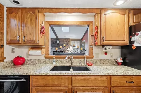 Kitchen - 7061 Fallen Oak, Centerville, OH 45459 photo 6 of 6