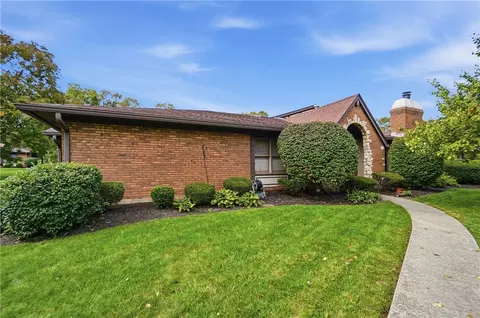 Exterior - 7061 Fallen Oak, Centerville, OH 45459 photo 2 of 5