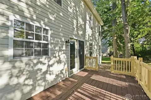 Exterior - 1559 Doddington Rd, Kettering, OH 45409 photo 6 of 7