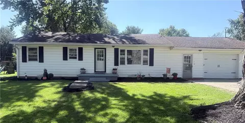 5449 Naomi Dr, Greenville, OH 45331