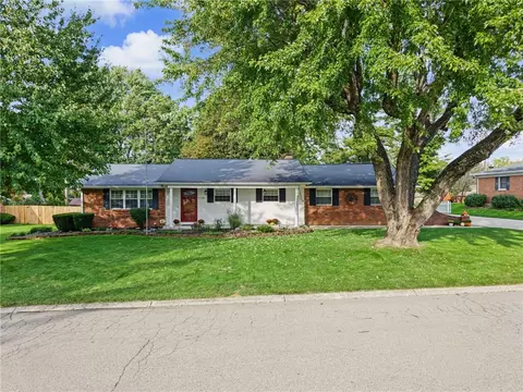 1136 Neeld Dr, Xenia, OH 45385