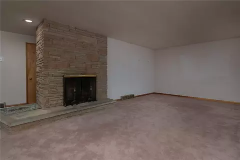 Living - 1204 Chateau Dr, Kettering, OH 45429 photo 1 of 5