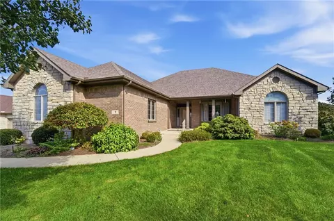 1 Fairwood Dr, Miamisburg, OH 45342