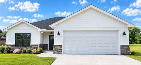 211 Cobblestone Trl, Eaton, OH 45320