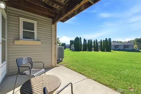 Exterior - 412 Waterfront Pl, Centerville, OH 45458 photo 5 of 11