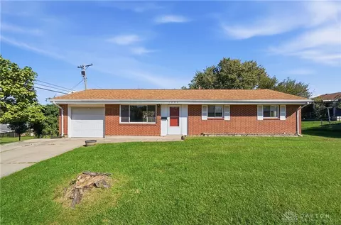 1209 Hastings Dr, Miamisburg, OH 45342