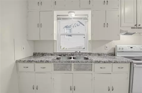 Kitchen - 751 Broad Blvd, Kettering, OH 45419 photo 2 of 3