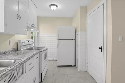 Kitchen - 751 Broad Blvd, Kettering, OH 45419 photo 1 of 3
