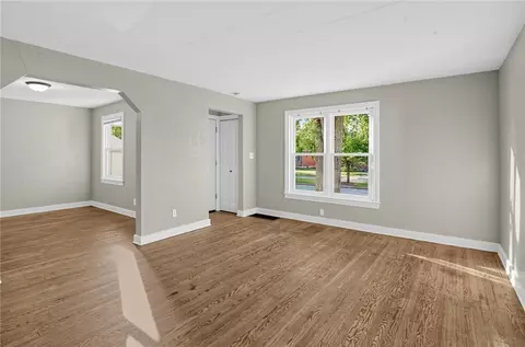 Living - 751 Broad Blvd, Kettering, OH 45419 photo 1 of 4