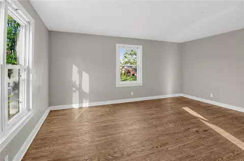 Living - 751 Broad Blvd, Kettering, OH 45419 photo 2 of 4