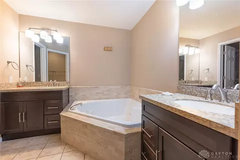 Bath - 7125 Brookmeadow Dr, Centerville, OH 45459 photo 3 of 5