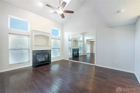 Living - 7125 Brookmeadow Dr, Centerville, OH 45459 photo 2 of 5