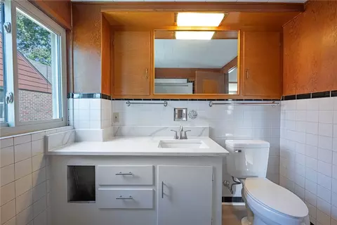 Bath - 3487 Far Hills Ave, Kettering, OH 45429 photo 3 of 3