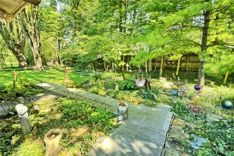 Exterior - 1113 Green Tree Dr, Centerville, OH 45429 photo 7 of 12