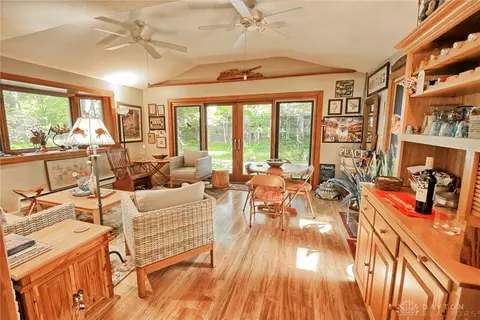 Living - 1113 Green Tree Dr, Centerville, OH 45429 photo 3 of 4