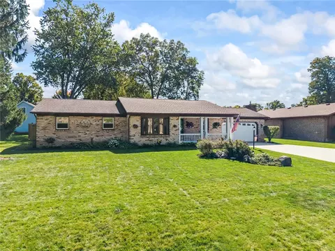 434 Woodlawn Dr, Tipp City, OH 45371