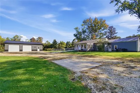 Exterior - 1925 W Possum Rd, Springfield, OH 45506 photo 9 of 15