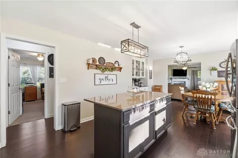 Kitchen - 1925 W Possum Rd, Springfield, OH 45506 photo 4 of 10