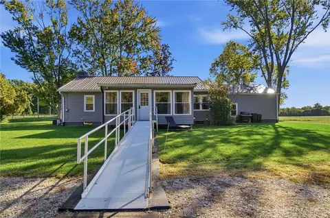 Exterior - 1925 W Possum Rd, Springfield, OH 45506 photo 11 of 15