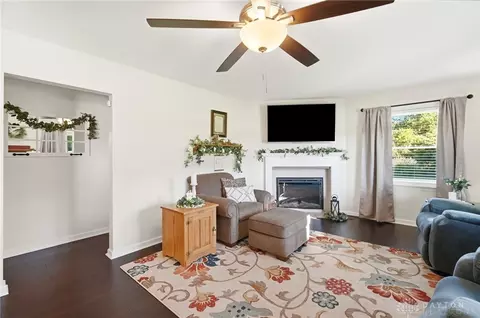 Living - 1925 W Possum Rd, Springfield, OH 45506 photo 1 of 5