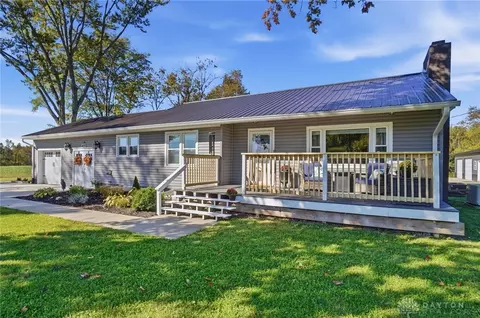 Exterior - 1925 W Possum Rd, Springfield, OH 45506 photo 4 of 15