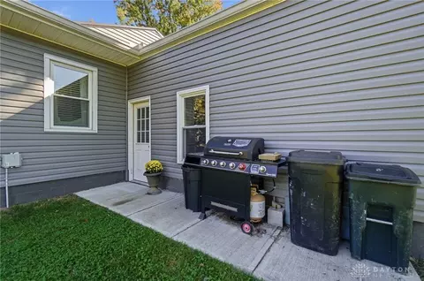 Exterior - 1925 W Possum Rd, Springfield, OH 45506 photo 12 of 15