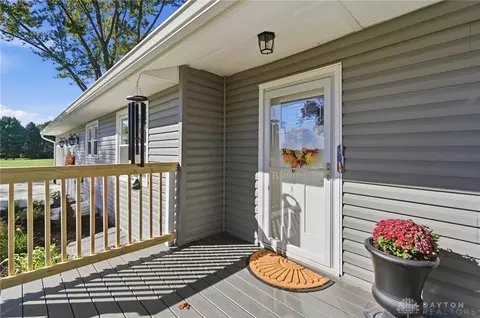Exterior - 1925 W Possum Rd, Springfield, OH 45506 photo 6 of 15