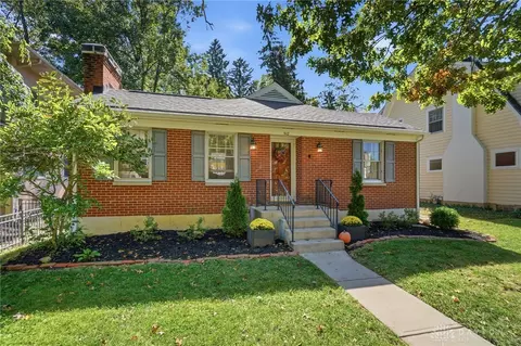 512 Volusia Ave, Oakwood, OH 45409