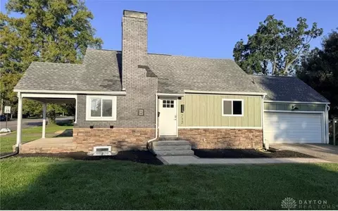 713 E Dorothy Ln, Kettering, OH 45419