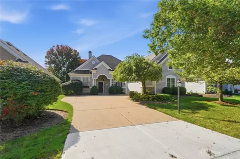 Exterior - 1016 Wedgestone Ct, Centerville, OH 45458 photo 1 of 10