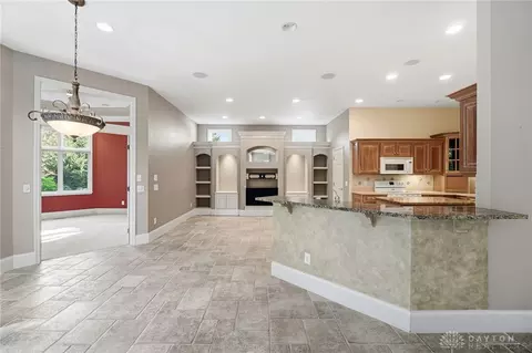 Living - 1016 Wedgestone Ct, Centerville, OH 45458 photo 12 of 15