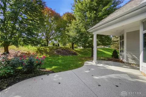Exterior - 1016 Wedgestone Ct, Centerville, OH 45458 photo 9 of 10