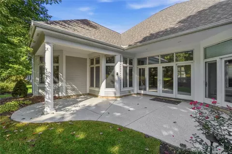 Exterior - 1016 Wedgestone Ct, Centerville, OH 45458 photo 8 of 10