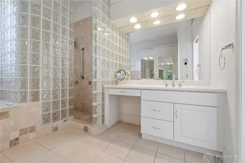 Bath - 1016 Wedgestone Ct, Centerville, OH 45458 photo 3 of 7
