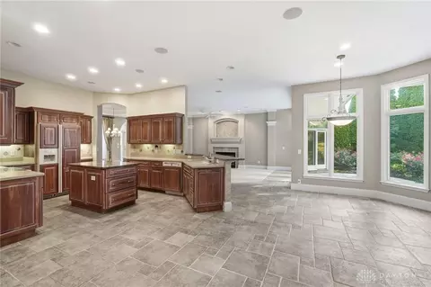 Kitchen - 1016 Wedgestone Ct, Centerville, OH 45458 photo 1 of 7