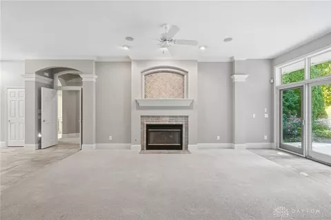 Living - 1016 Wedgestone Ct, Centerville, OH 45458 photo 7 of 15