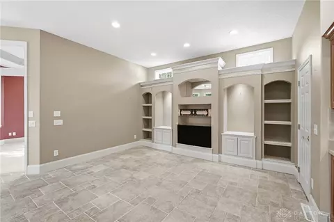 Living - 1016 Wedgestone Ct, Centerville, OH 45458 photo 15 of 15