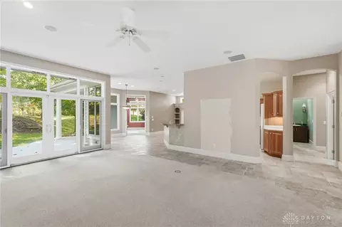 Living - 1016 Wedgestone Ct, Centerville, OH 45458 photo 10 of 15